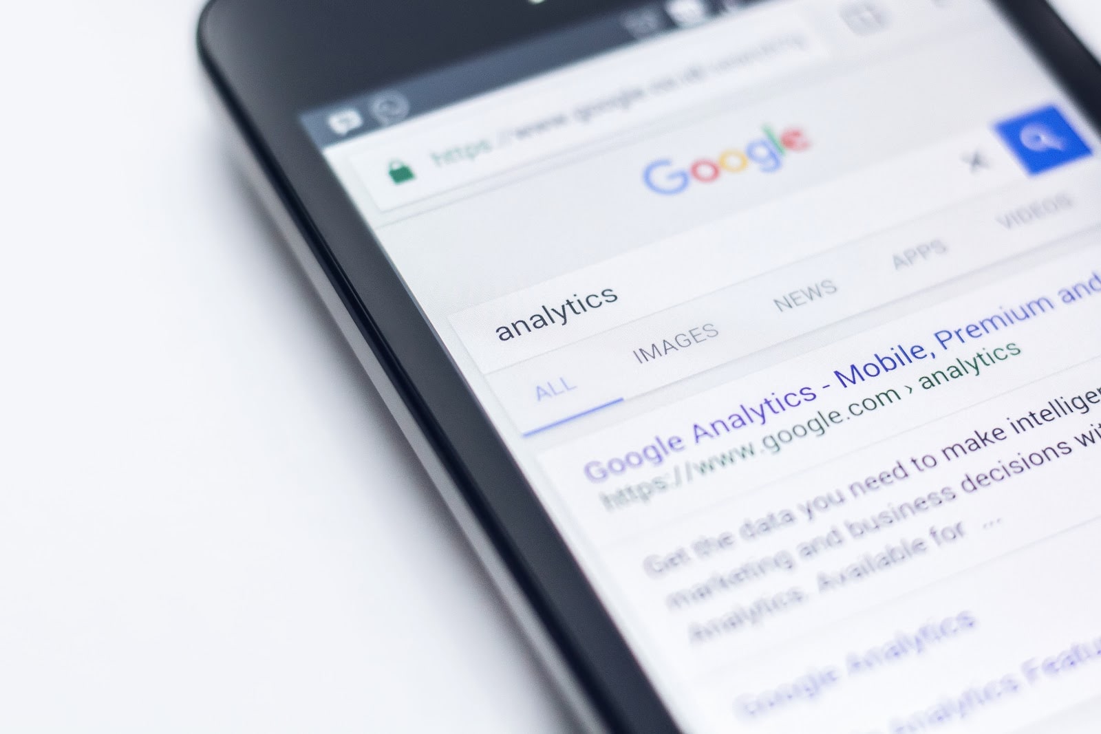 SEO on-page vs SEO off-page: chọn cách nào?