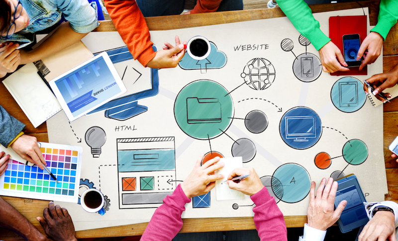 Bên cạnh hình ảnh hãy thêm các nét vẽ đồ họa vào trang web của mình